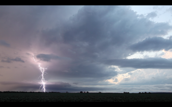 Lightning near Billa Billa Qld