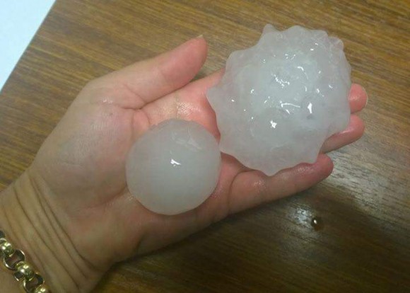 giant-hail-cronulla-sydney-tornadic-supercell