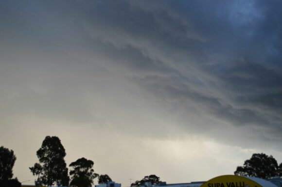 Evening storm Saturday 24 September 2022 Storm cell number 2 evening storm over Doonside