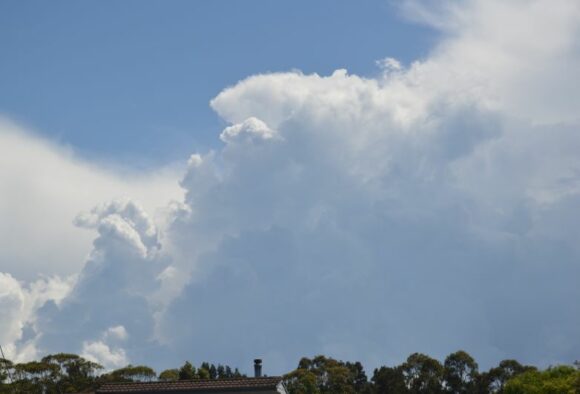 South coast thunderstorms