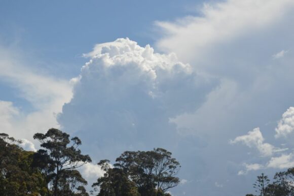 Thunderstorms Batemans Bay looking west 