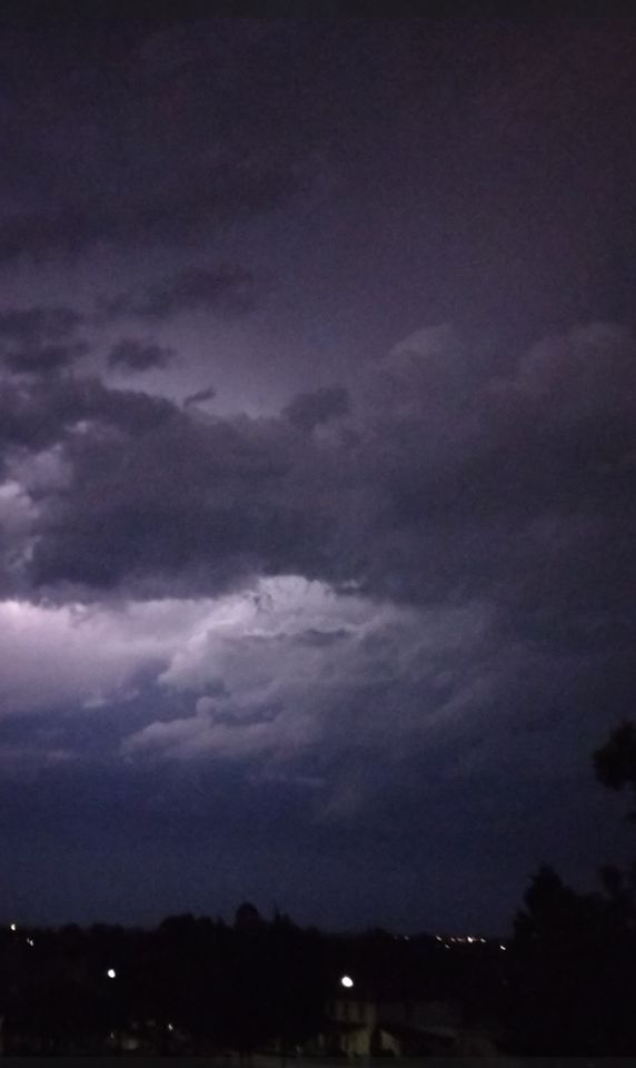 Evening severe warned thunderstorm Glenmore Park Thursday 26 January 2023.