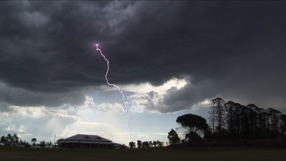 Daytime lightning Bella Vista February 2006