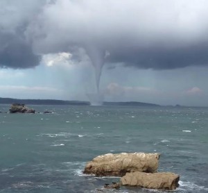 Storms & Waterspout Tornado NSW South Coast 18 November 2012