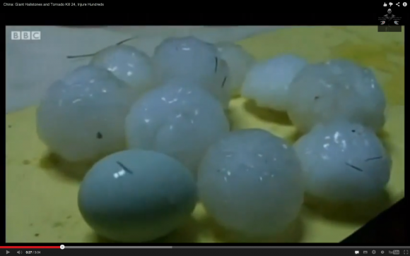 Hailstorms and tornadoes hit southen China 1
