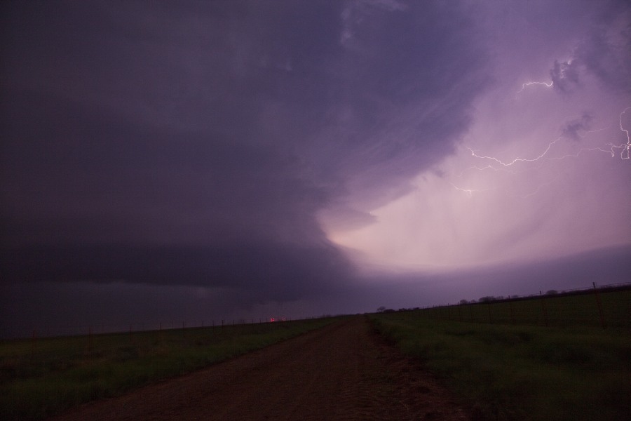 Supercells and rotation Oklahoma 17th April 2013 11