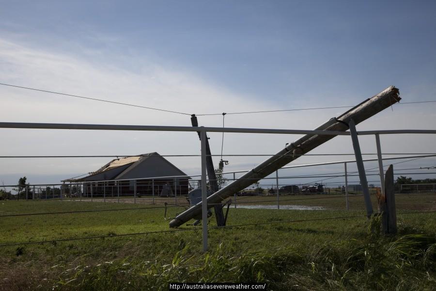 El Reno tornado damage snapped power pole and roof damage