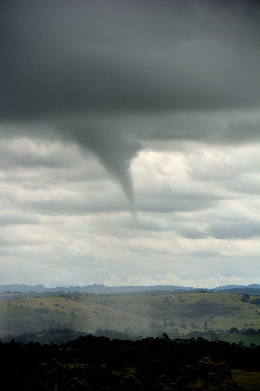 Large Funnel Cloud 25 March 2014 2