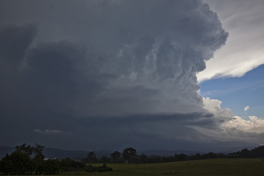 Incredible Structured Storm Bodalla 9th January 2015 3