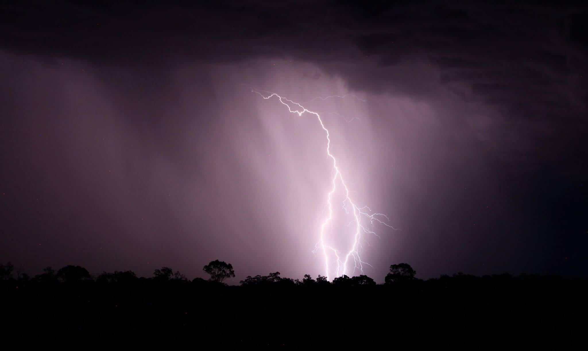 Storms and Lightning Warwick Queensland 21st December 2016 - Extreme Storms2048 x 1224