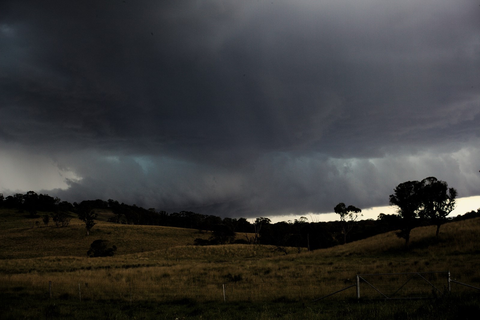 One of the big time events. After a period where storm chasing was not going to plan nailed this one perfectly.
 30 minutes of hail

West of Ebor mid ...