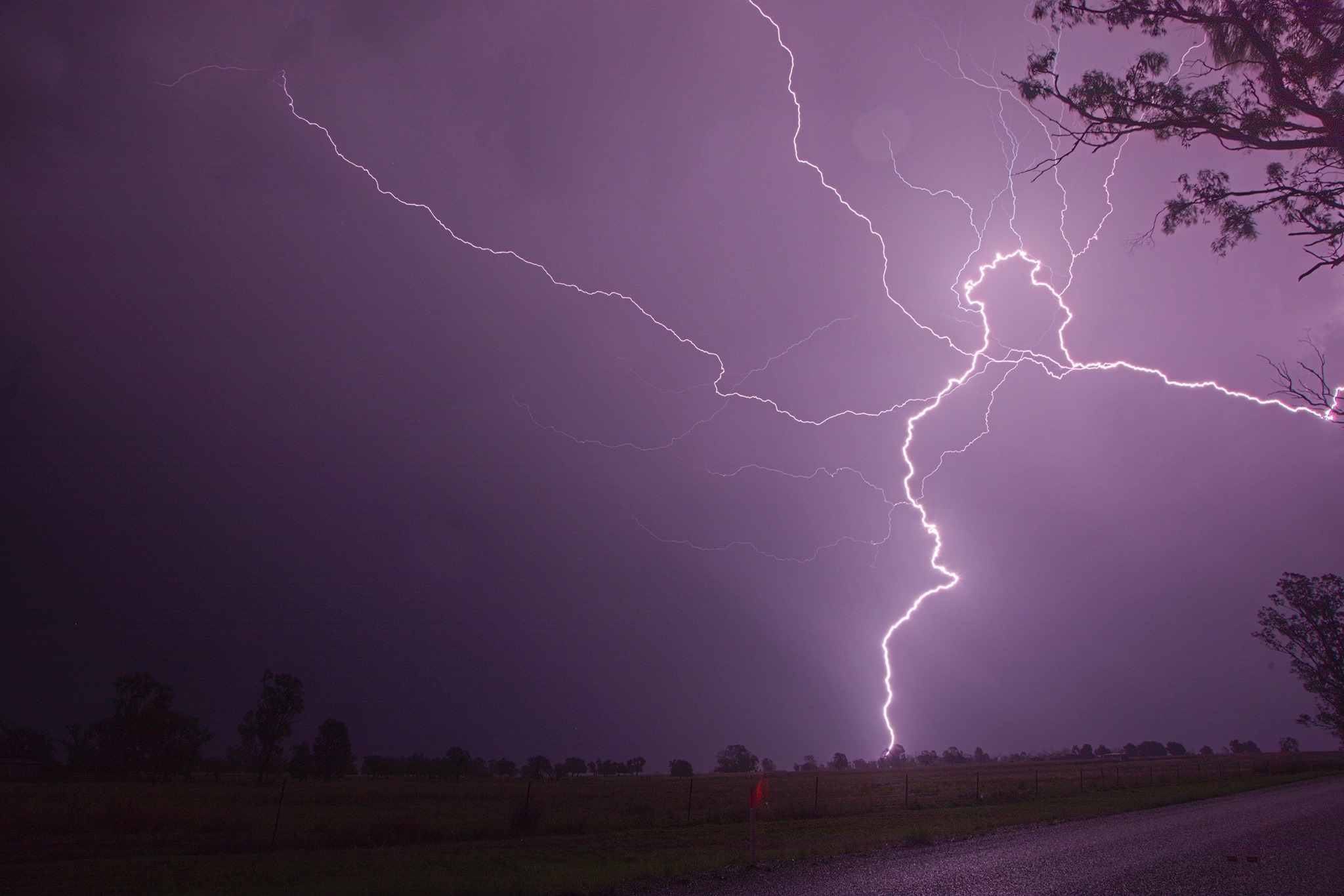 On the 28th and 29th December, I headed out chasing up and including the NW Slopes and Plains. Storms went up early on both days but it was the late ...