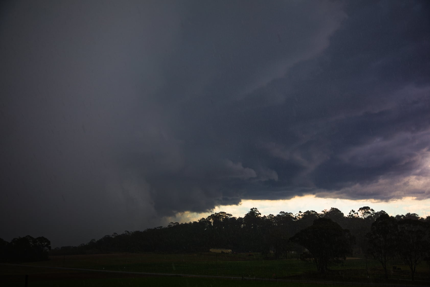 So close to 9cm hail!

Bit of a surprise chase today beginning in my suburb and ending at Wisemans Ferry. Because that is what it took for me to get i...