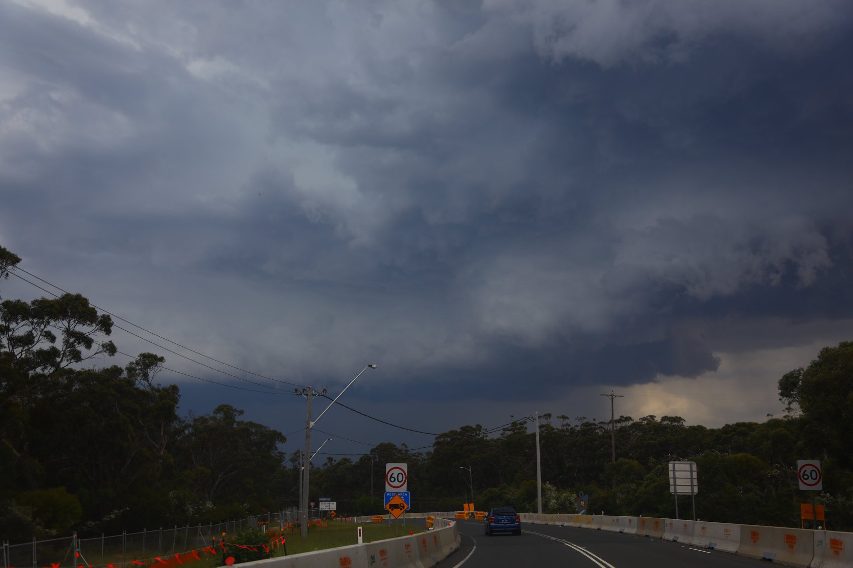 This was a nice surprise and went supercell as it hit near Katoomba and north towards Bell

Went for a storm chase to the Blue Mountains and litereall...